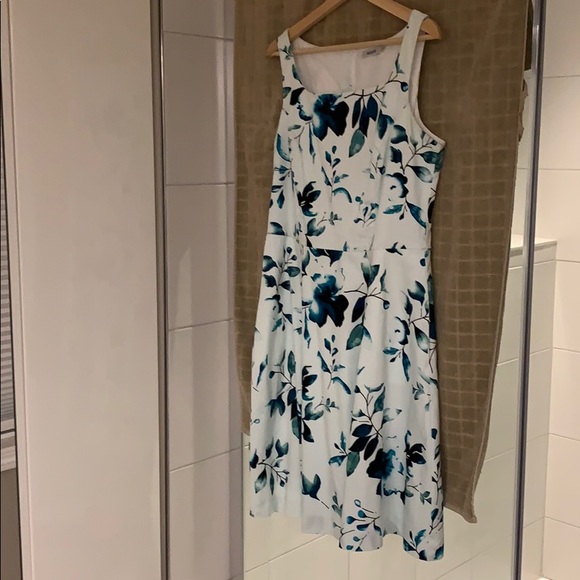 White & blue A-line sundress - Picture 3 of 3